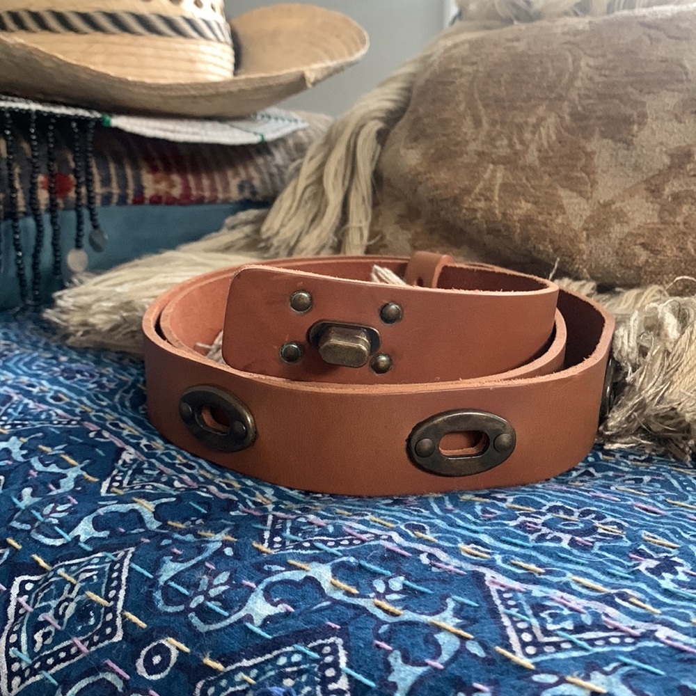 Love 41 Full grain leather belt with brass hardware
